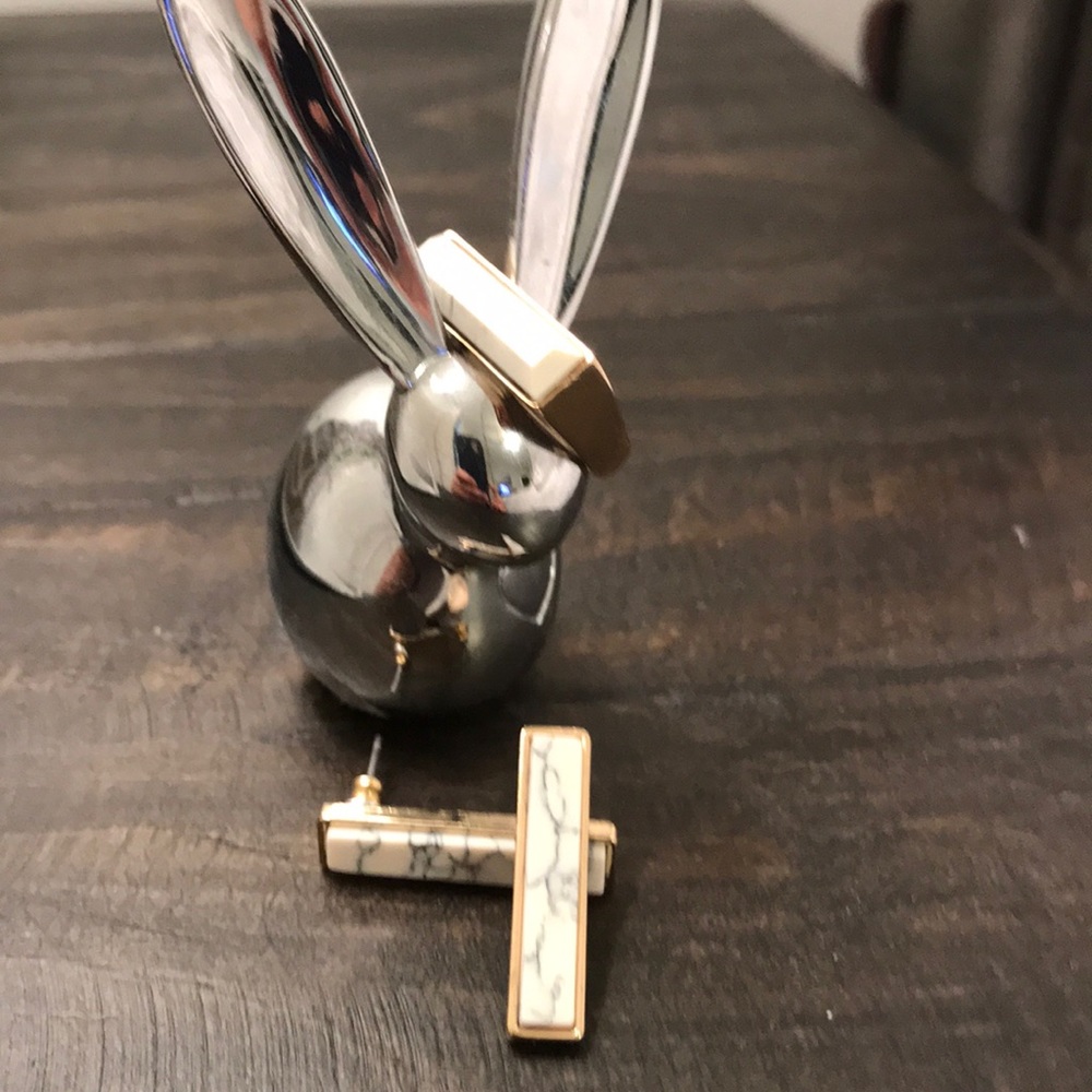 Set of earrings and Ring